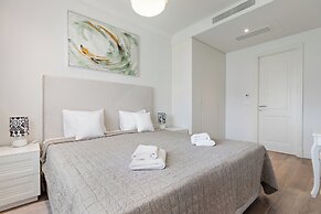 Lustica Bay Central