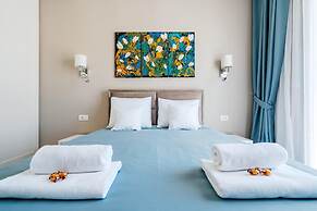 Lustica Bay Central
