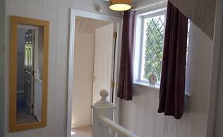 Riverbank Cottage