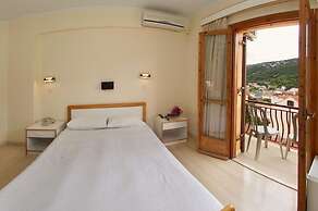 Moustakis Hotel