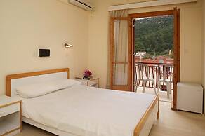 Moustakis Hotel
