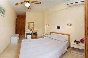 Moustakis Hotel