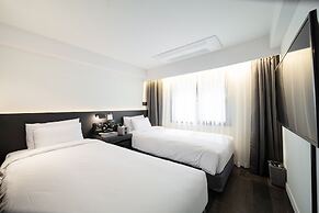 Moyen Hotel