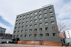 Moyen Hotel