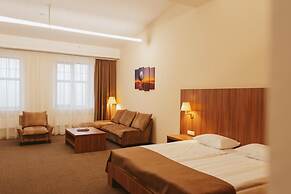 Maxima Park Hotel