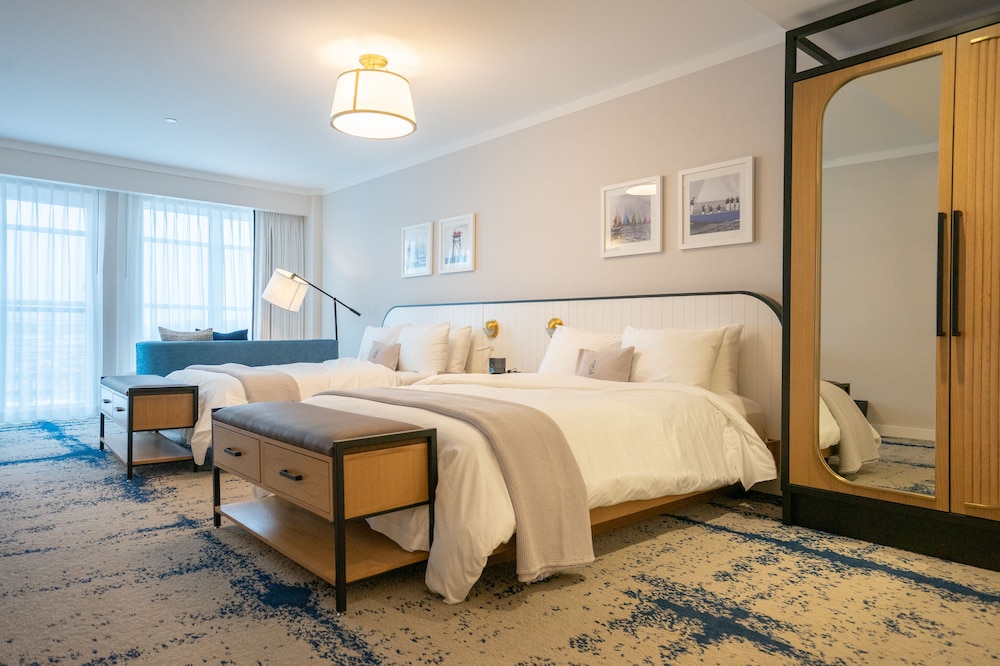 The Brenton Hotel