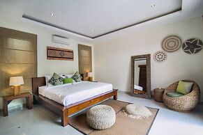 MariJo Villa
