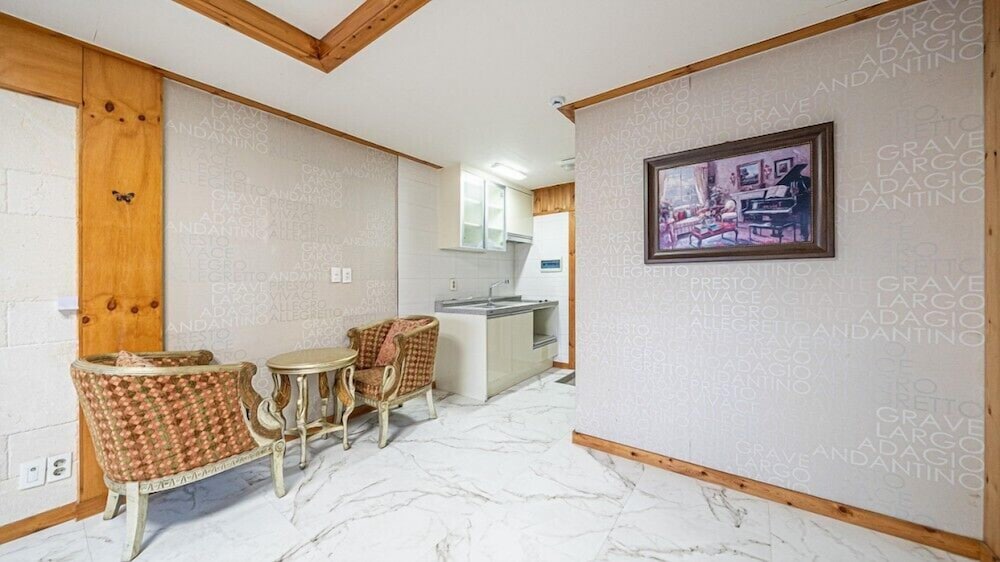 White O Pension