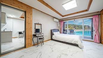 White O Pension
