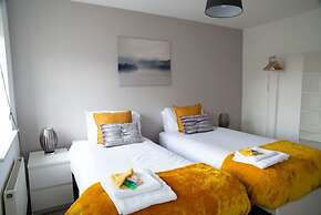 Contractorscleancharming 2-bed House in Coventry
