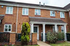 Contractorscleancharming 2-bed House in Coventry