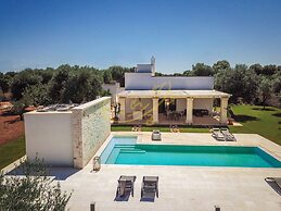 TD Villa Ricchiari  | Design Villa with Heated Pool