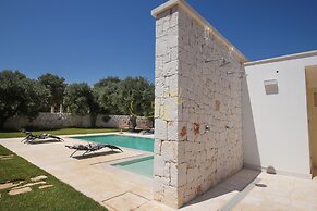 TD Villa Ricchiari  | Design Villa with Heated Pool