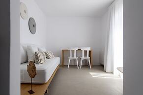 Kymo Luxury Suites Paros