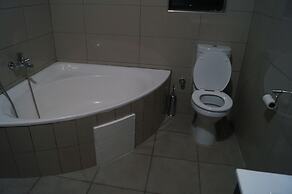 Miraton Eastgate Suites