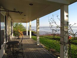 Cresthaven By the Sea