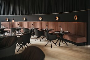 Amrai Suites