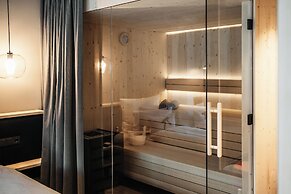 Amrai Suites