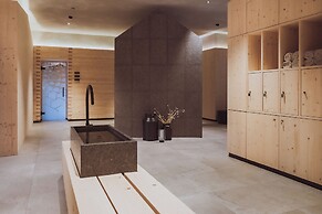Amrai Suites