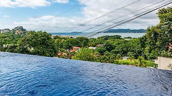 2 Bedroom Ocean-View Condo with Pool