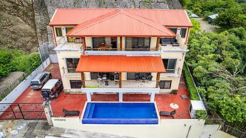 2 Bedroom Ocean-View Condo with Pool