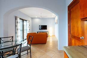 2 Bedroom Ocean-View Condo with Pool