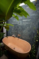 Amber Kampot