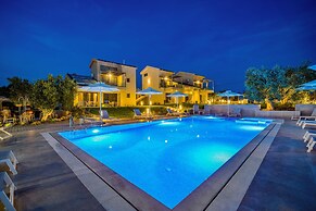 Miroes Suites
