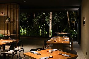 Titik Dua Ubud