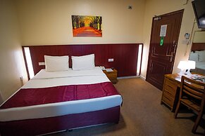Al Karnak Hotel