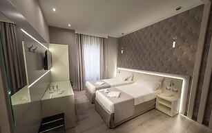 Holygold Suite