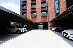 Hotel Urban Brown
