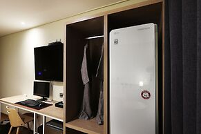 Hotel Urban Brown