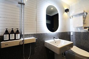 Hotel Urban Brown