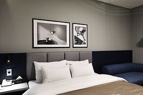 Hotel Urban Brown