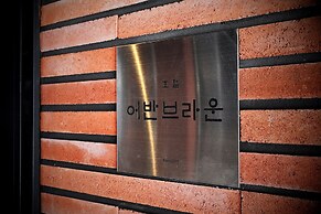 Hotel Urban Brown