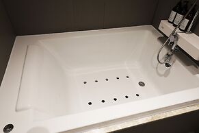 Hotel Urban Brown