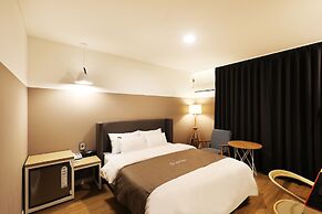 Hotel Urban Brown