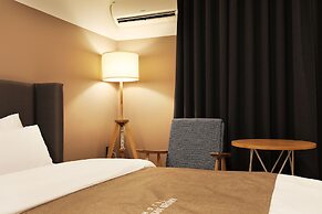 Hotel Urban Brown