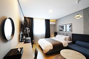 Hotel Urban Brown