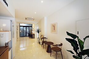 Hotel Urban Brown