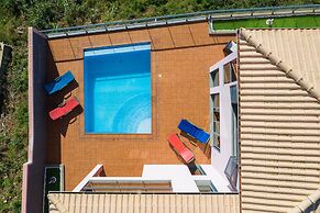 Canhas Views