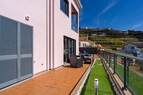 Canhas Views