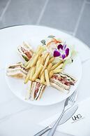 The Quarter Ploenchit by UHG