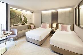 The Quarter Ploenchit by UHG