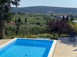 Villa Olive Oasis
