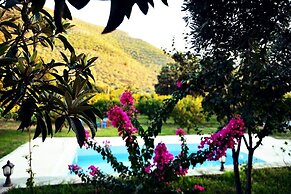 Pir Efes Konakları