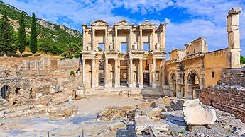 Pir Efes Konakları
