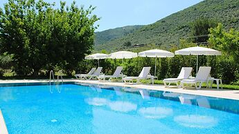 Pir Efes Konakları