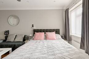 Private Self-contained Annex With Wifi & Parking